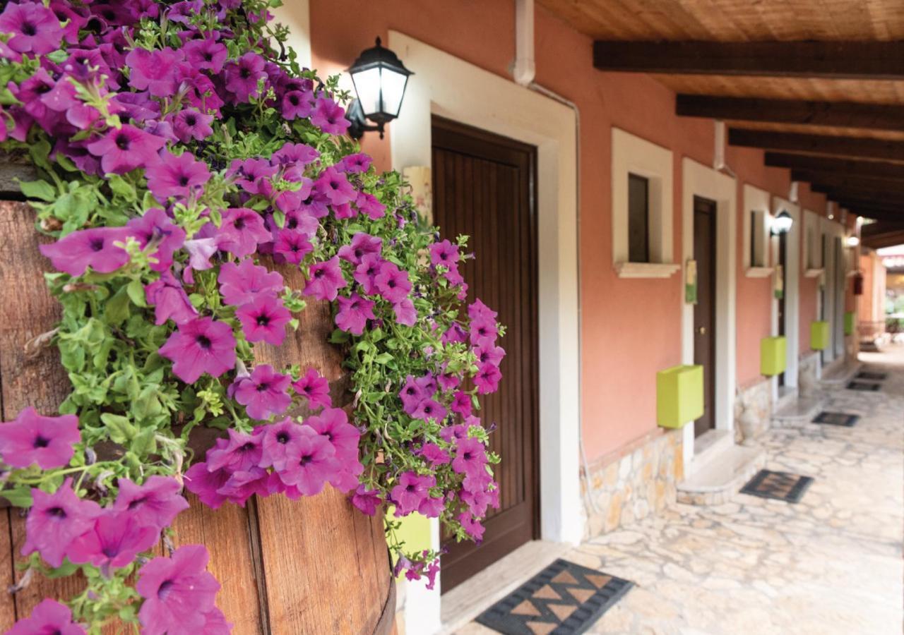 Postiglione Il Sorgituro - Agriturismo מראה חיצוני תמונה